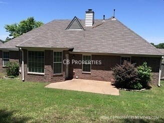 Building Photo - 315 Village Dr