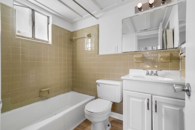 Interior Photo - Cliff Place
