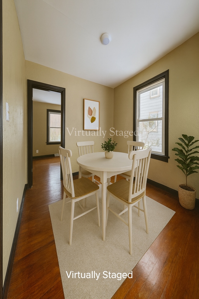 Foto del edificio - 2241 Frank Scott Pky W