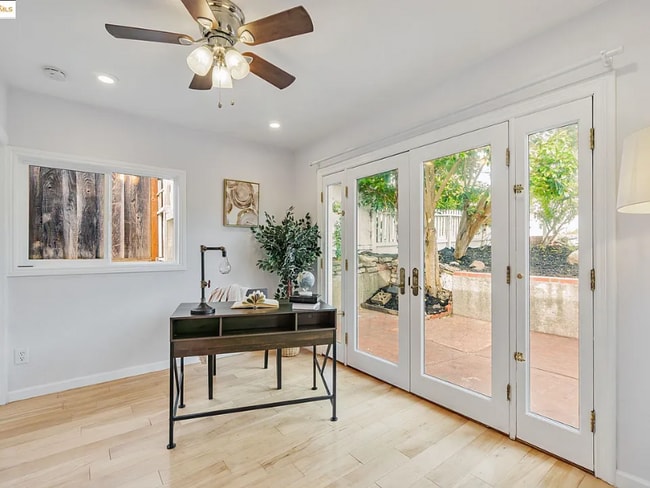 Building Photo - 1431 Sunset Loop