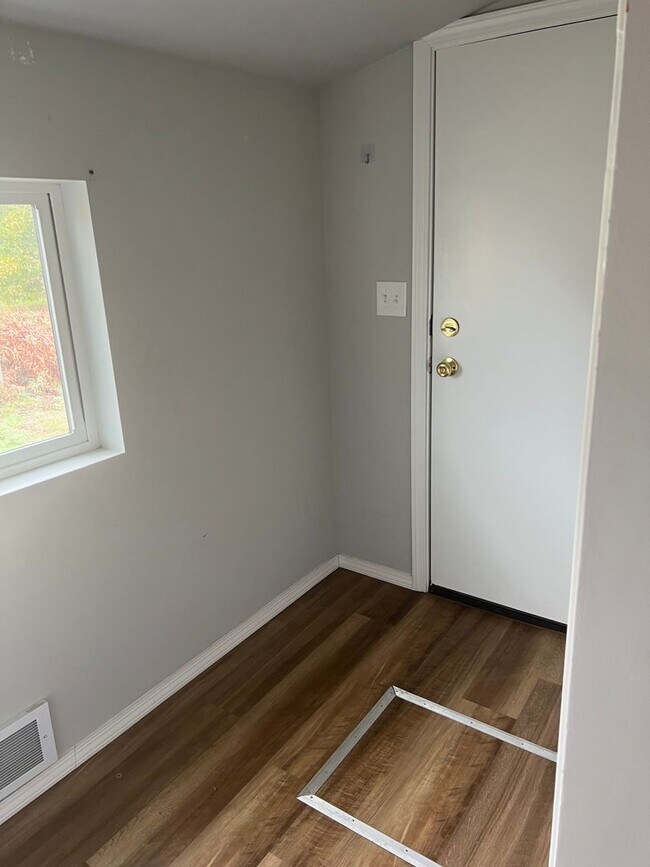 Foto del edificio - Charming 1 Bed/ 1 Bath Home with Large Yard