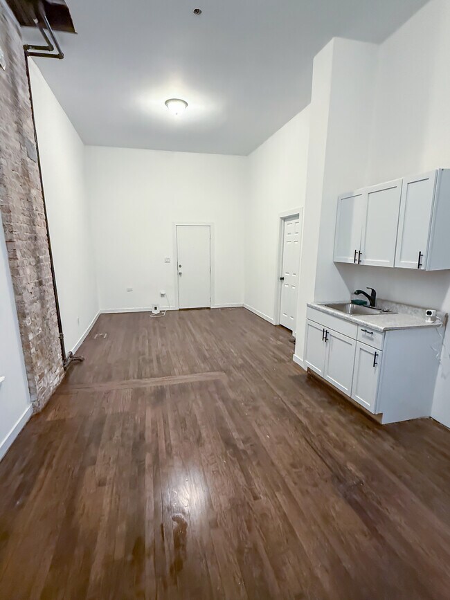 Foto del edificio - 8714 S Commercial Ave