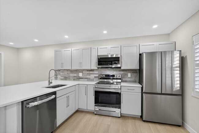 Building Photo - 4204 Roxbury Ct