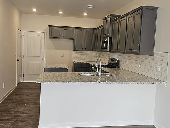 Foto del edificio - 98 Windover Wy