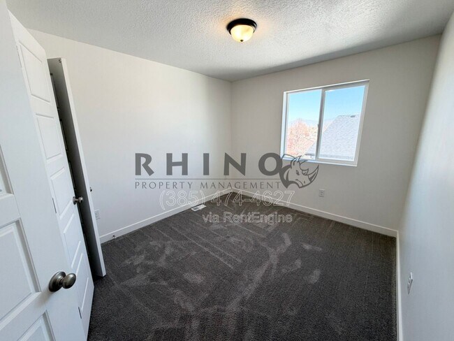 Foto del edificio - 4673 W Miramonte Wy