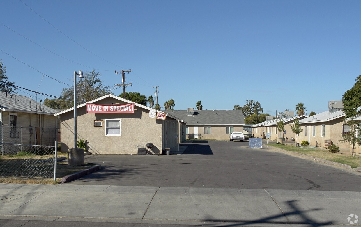 Primary Photo - 1052 S 8th St