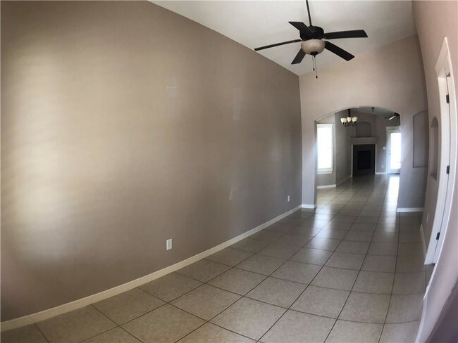 Building Photo - 5365 Jose Duran Ln