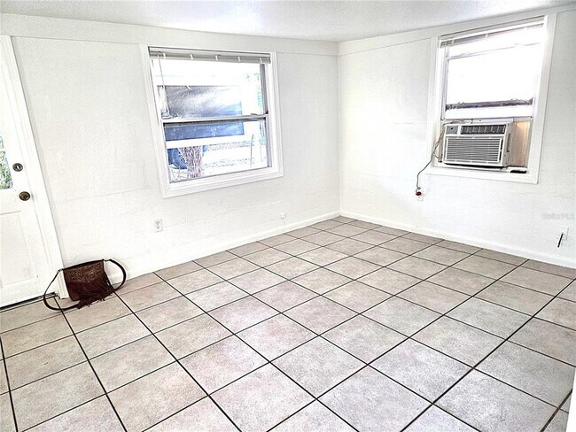 Foto del edificio - 360 5th Ave NW