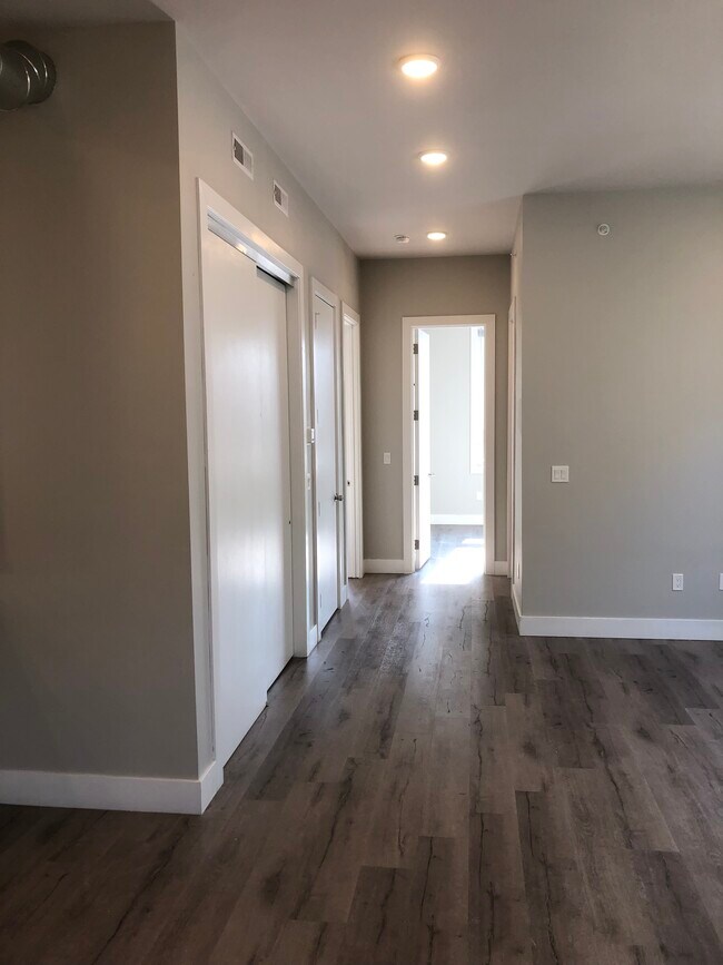 Living room into hallway - 907 Leland St