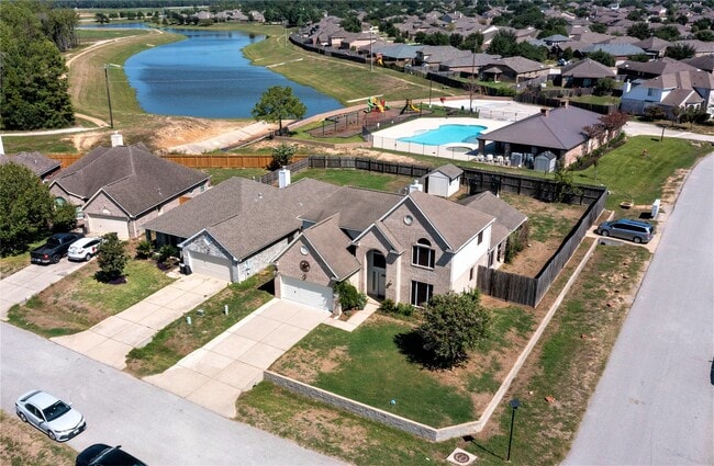 Foto del edificio - 21499 Pleasant Forest Dr