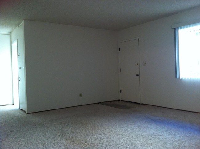 Building Photo - 761 Sapphire St