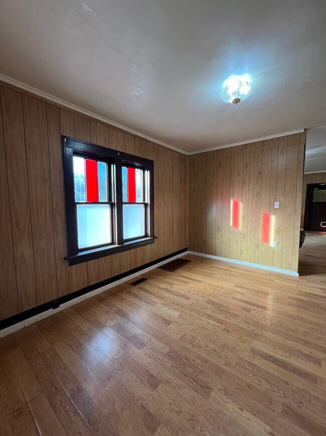 Building Photo - 511 W 17th St