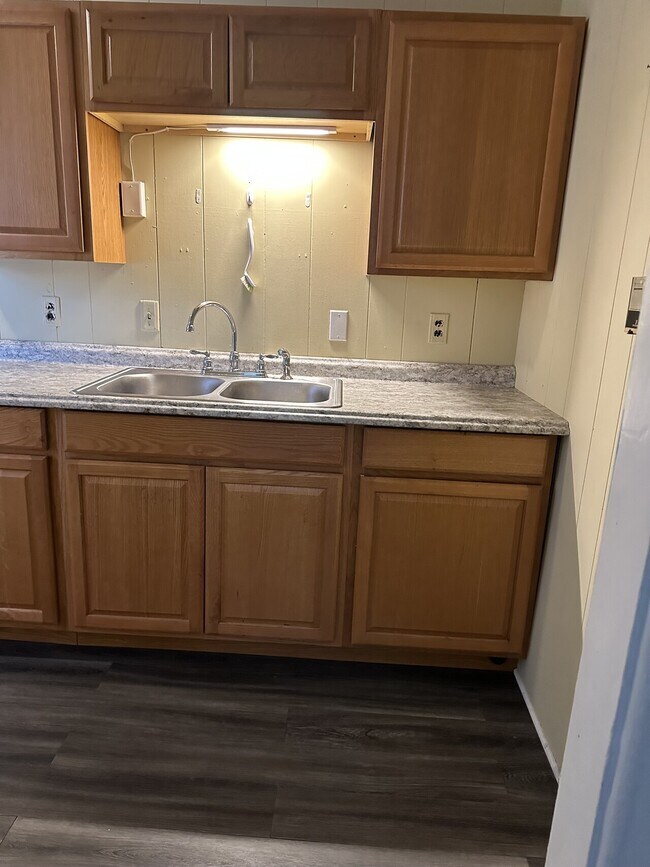 Foto del edificio - 11 LLC-5112 North Catherine Street