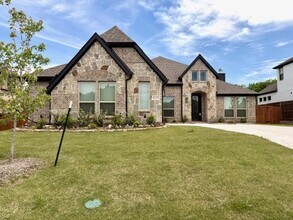 Building Photo - 4218 Bel Air Dr