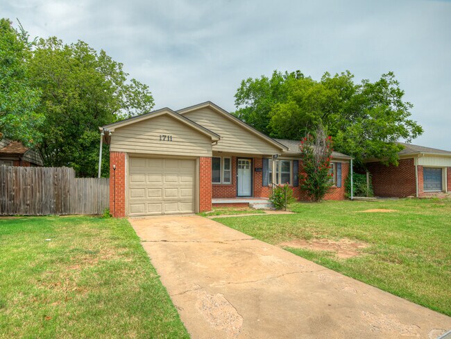 Building Photo - 1711 Brighton Ave