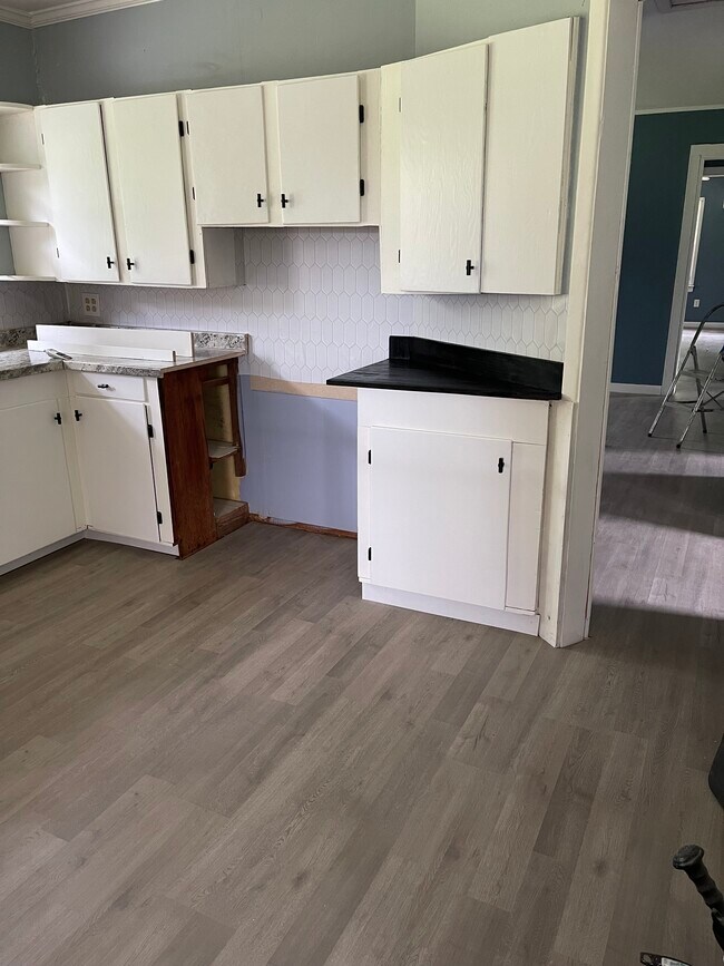 Foto del edificio - 384 State Rd S-38-1203