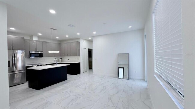 Foto del edificio - 4106 N Thatcher Ave