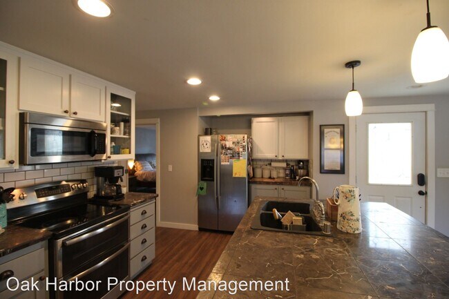 Building Photo - 4 br, 2 bath House - 704 Banta Road