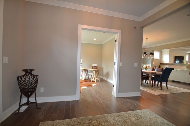 Foto del edificio - 9324 Old Plainfield Rd