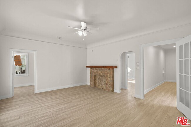 Foto del edificio - 1815 Grace Ave