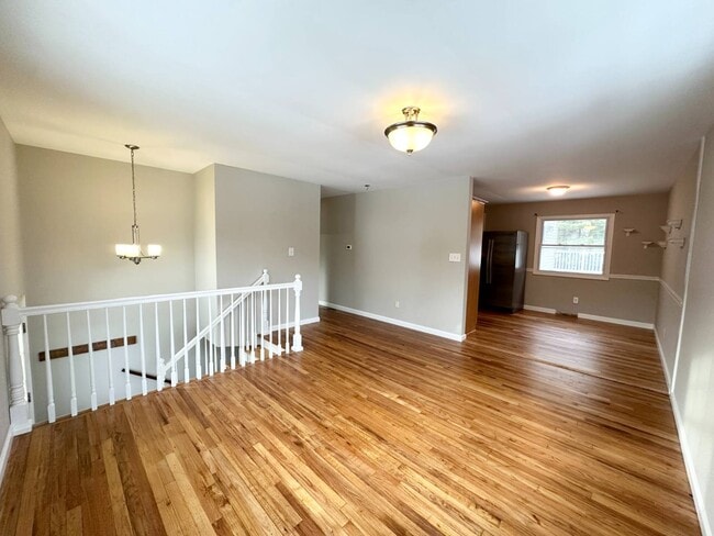 Building Photo - 76 Trottingham Ct