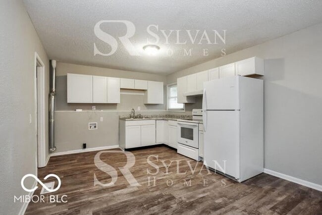 Foto del edificio - 3245 Chrysler St