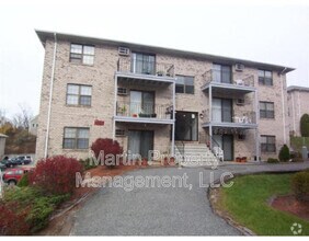 Building Photo - 22 Kenmar Dr