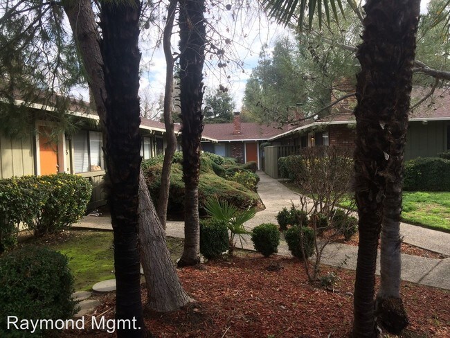Building Photo - 2336 Villanova Cir