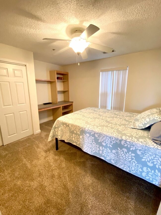 Foto del edificio - 4 Bedroom Condo in Harts Cove!