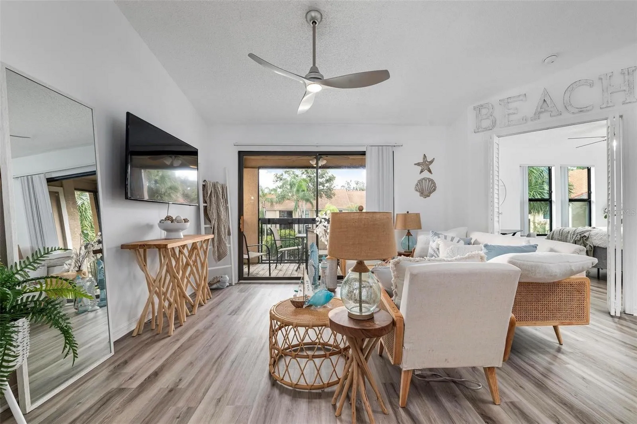 Foto principal - 4057 Crockers Lake Blvd
