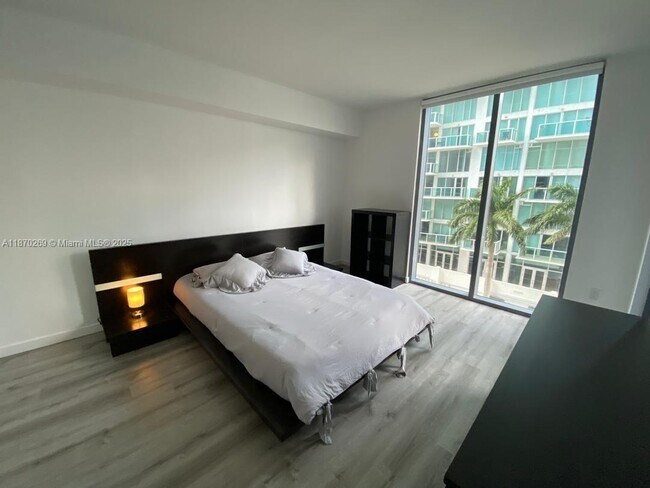 Foto del edificio - 31 SE 6th St