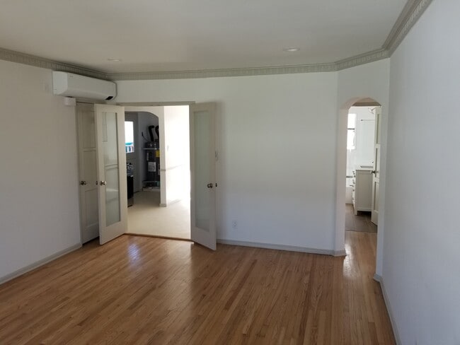 Building Photo - Euclid Apartments