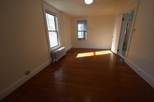 Building Photo - 31 June St