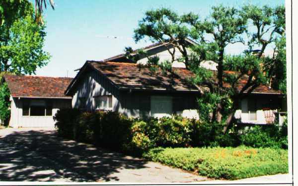 Building Photo - 864 Arbor Rd