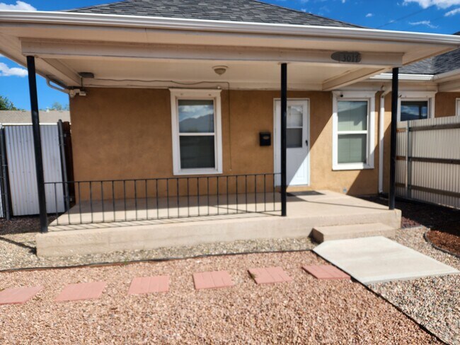 Front porch - 3017 Grandview St