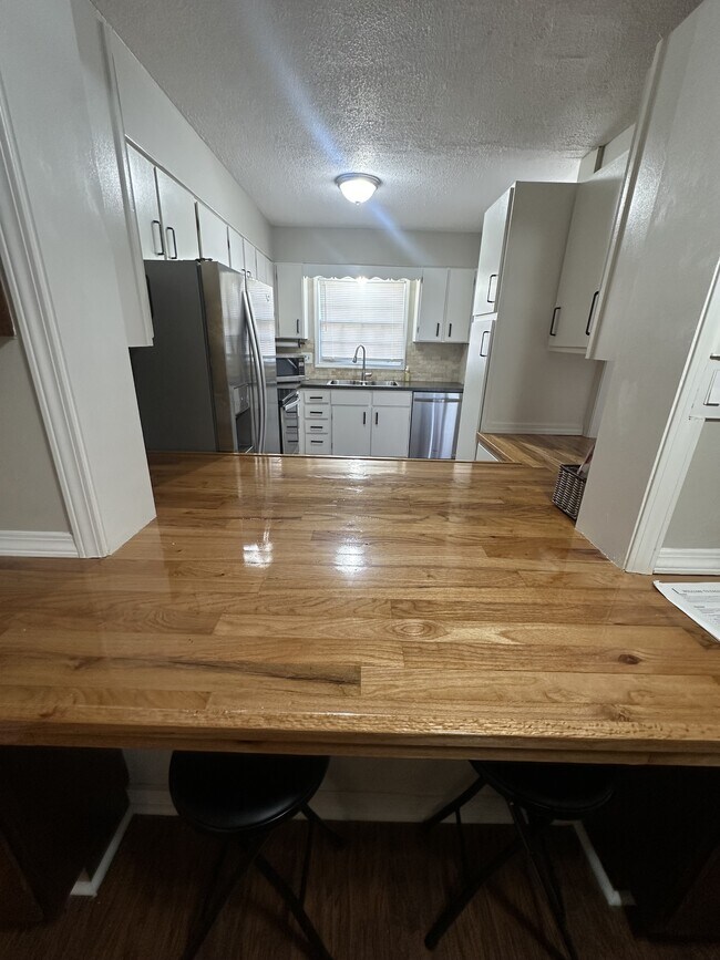 Foto del edificio - 125 Eaglewood Way