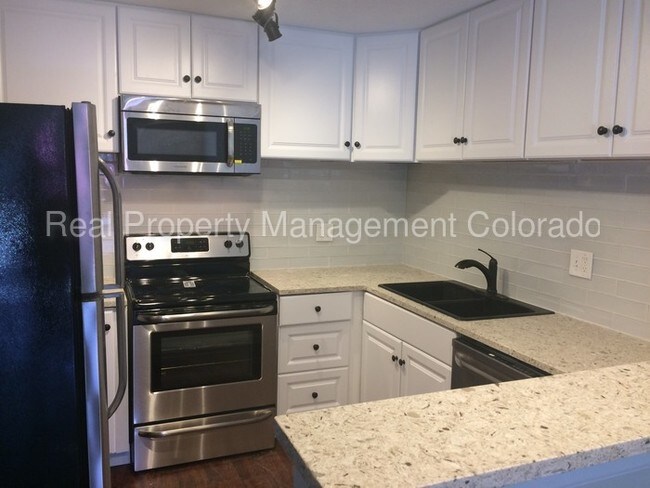 Building Photo - Great 2 Bedroom in Morning Side Condominiums!