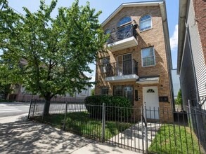 Building Photo - 203 Halladay St