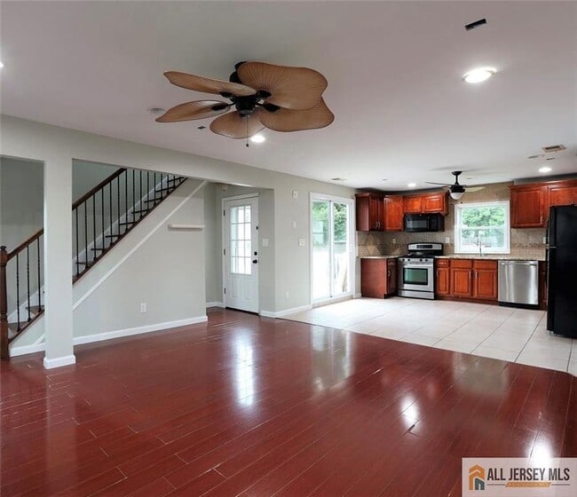 Building Photo - 59 2nd St