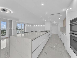 Building Photo - 19707 Turnberry Way