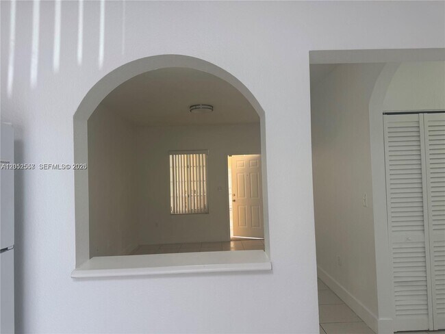 Foto del edificio - 6912 NW 179th St
