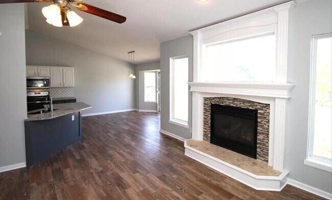 Foto del edificio - 1119 E Rushwood Dr