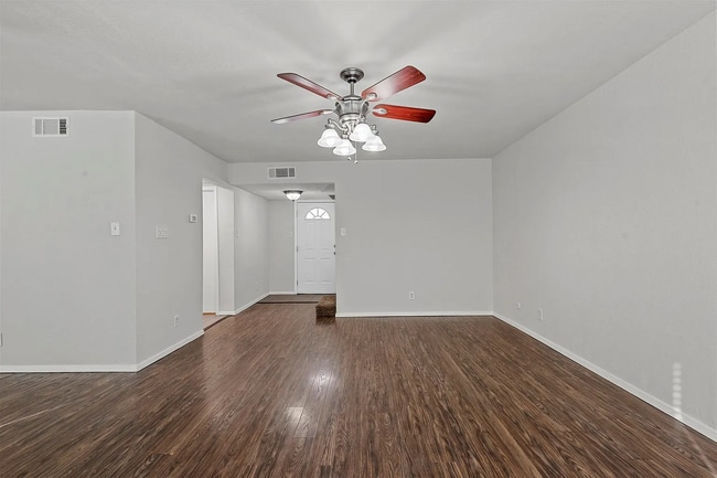 Building Photo - 6024 Westridge Ln