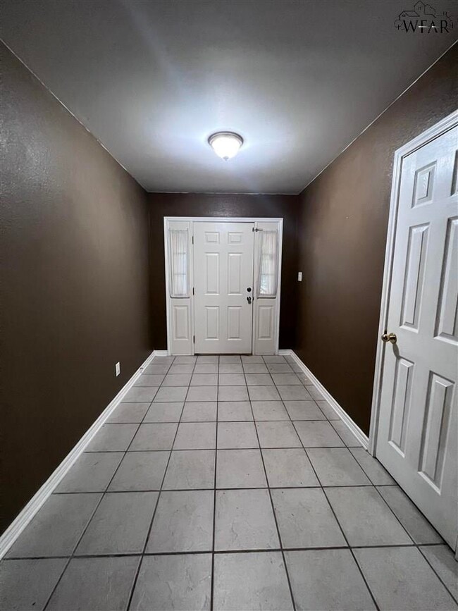 Building Photo - 6031 Van Dorn Dr