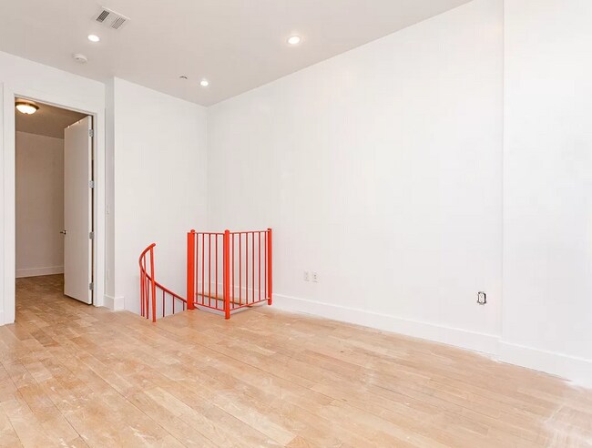 Building Photo - 751 DeKalb Ave