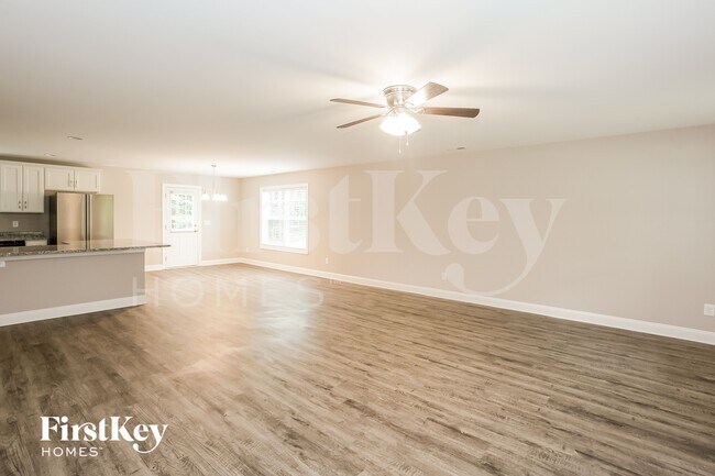 Foto del edificio - 667 White Oaks Rd