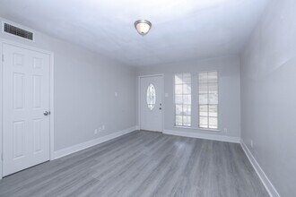 Building Photo - 9834 Denning Dr