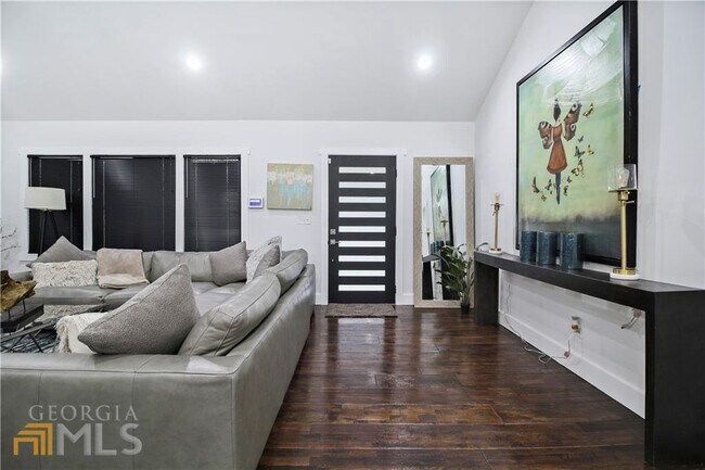 Foto del edificio - 4055 N Stratford Rd NE