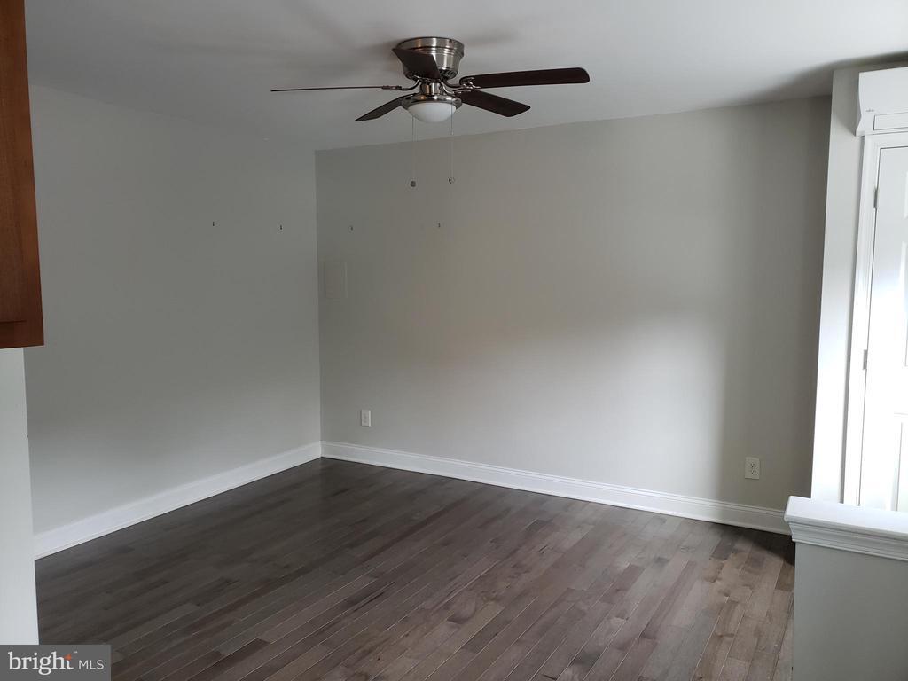 Foto principal - 250 S Washington St