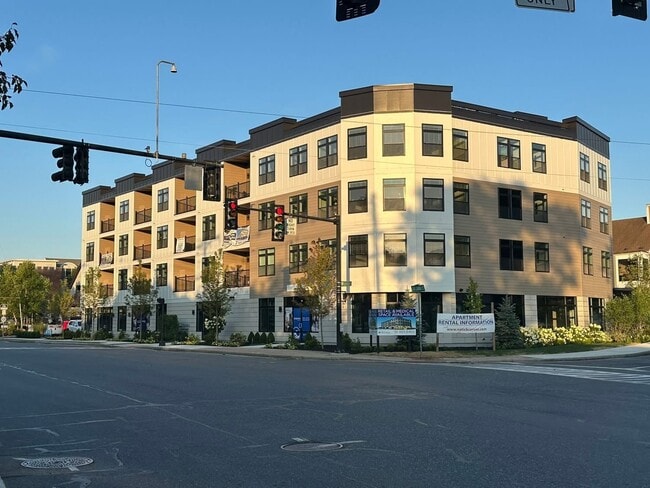 Building Photo - Natick Corner